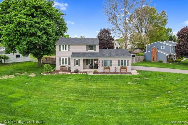 1929 Hopkins Drive, Wixom, MI 48393