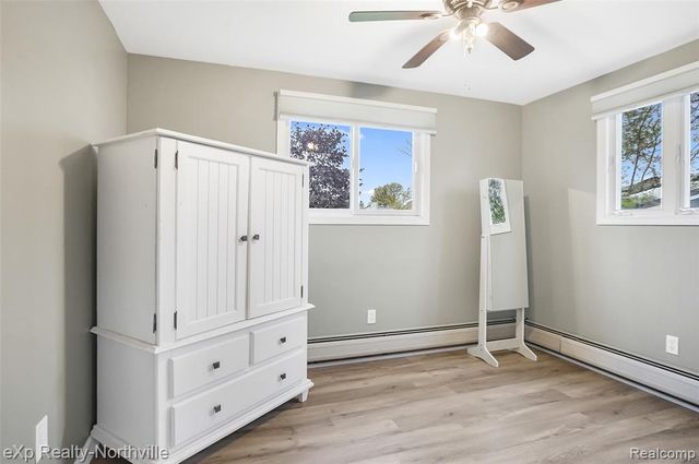 1929 Hopkins Drive, Wixom, MI 48393