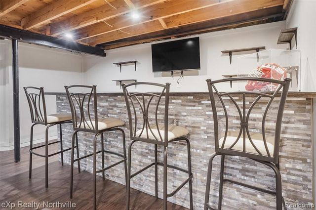 1929 Hopkins Drive, Wixom, MI 48393