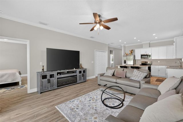 405 E BOYER STREET, Tarpon Springs, FL 34689