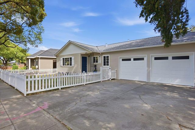 901 Fifteenth Avenue, Redwood City, CA 94063