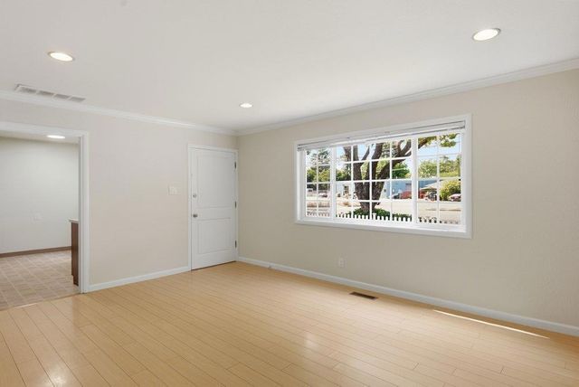 901 Fifteenth Avenue, Redwood City, CA 94063