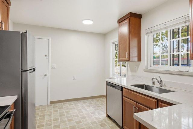 901 Fifteenth Avenue, Redwood City, CA 94063