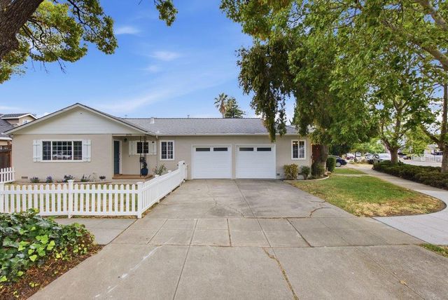 901 Fifteenth Avenue, Redwood City, CA 94063