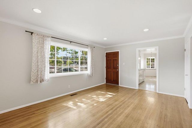 901 Fifteenth Avenue, Redwood City, CA 94063