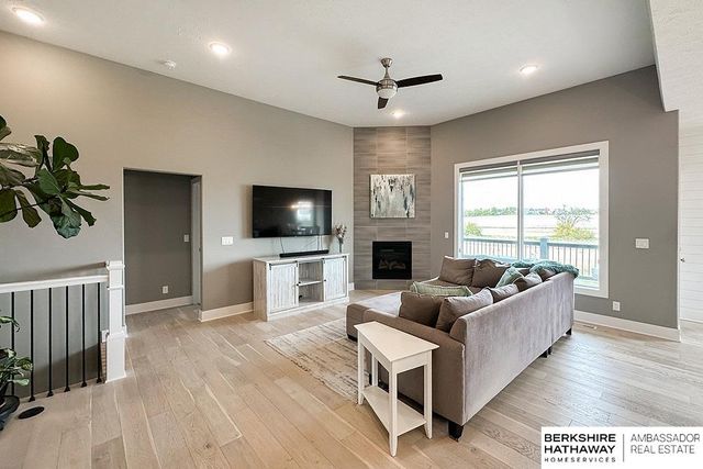 20906 Sandstone Lane, Gretna, NE 68028