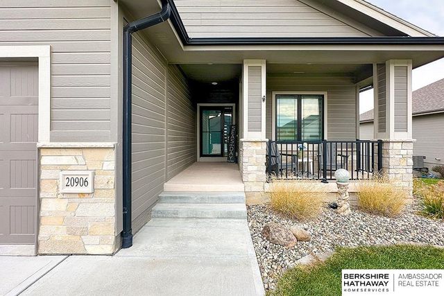 20906 Sandstone Lane, Gretna, NE 68028