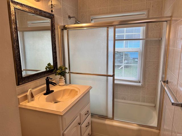 1201 Oakland Street, South Bend, IN 46615