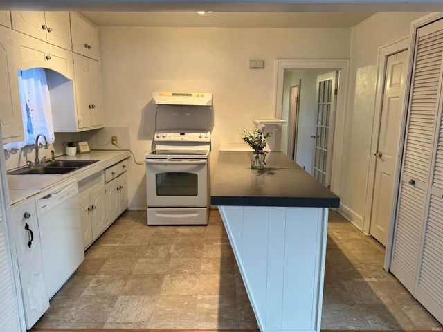 1201 Oakland Street, South Bend, IN 46615