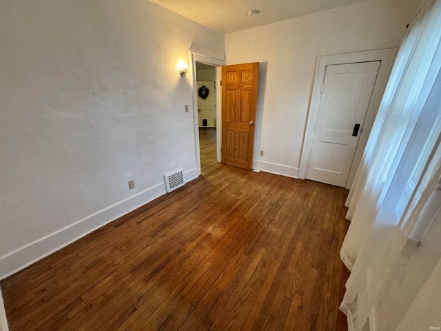 1201 Oakland Street, South Bend, IN 46615