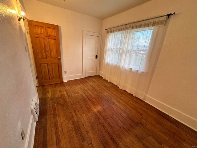 1201 Oakland Street, South Bend, IN 46615