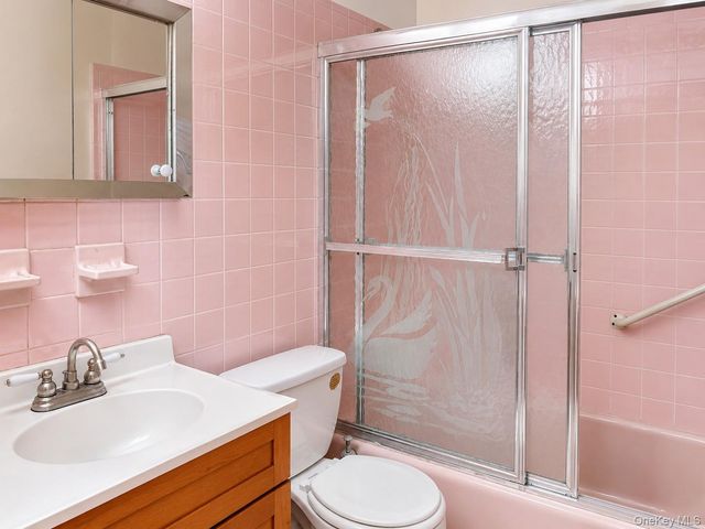 6442 Catalpa Avenue 1 FL, Ridgewood, NY 11385