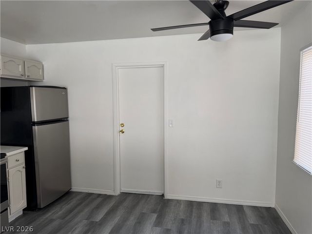 5206 Golden Lane B, Las Vegas, NV 89119