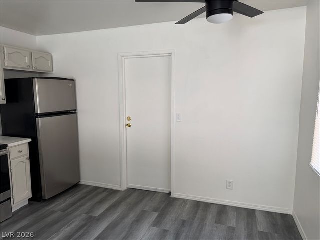 5206 Golden Lane B, Las Vegas, NV 89119