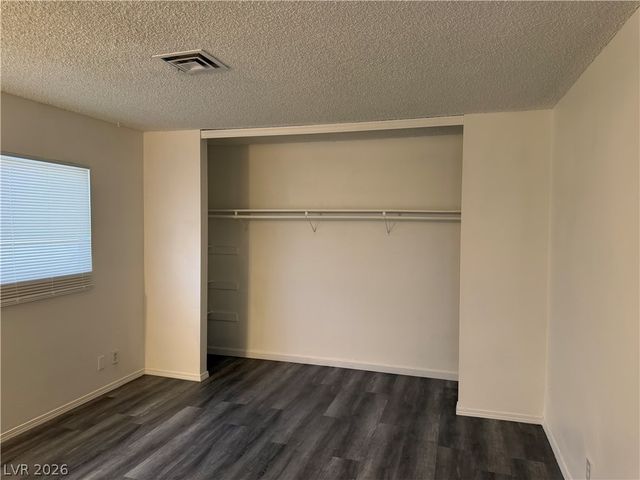 5206 Golden Lane B, Las Vegas, NV 89119