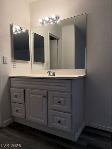 5206 Golden Lane B, Las Vegas, NV 89119