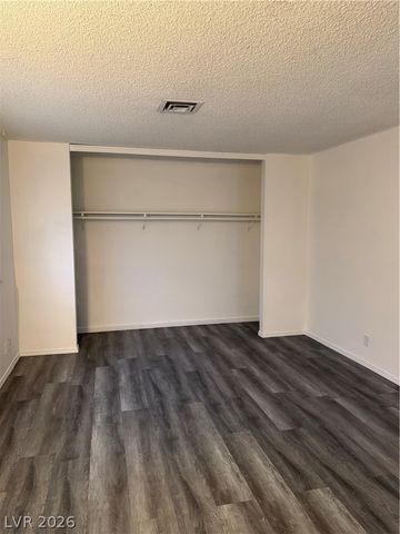 5206 Golden Lane B, Las Vegas, NV 89119