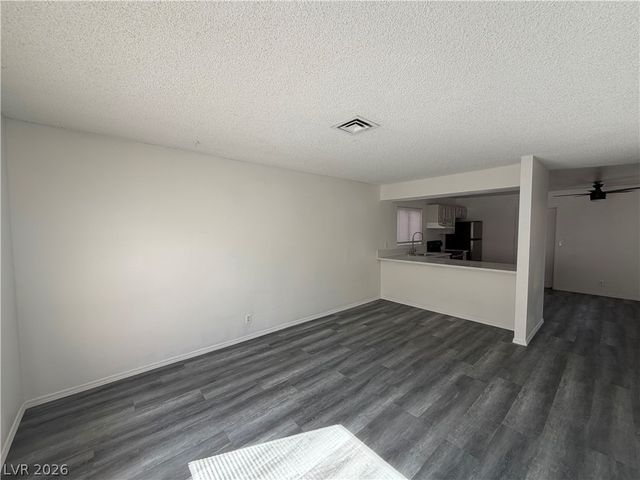 5206 Golden Lane B, Las Vegas, NV 89119