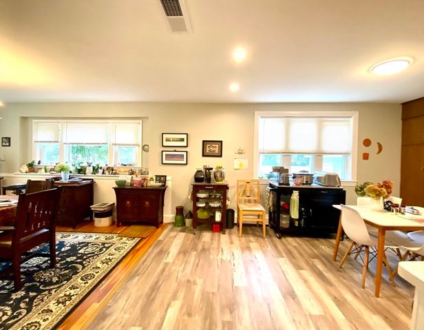 144 Ellison Park 1, Waltham, MA 02452