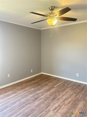 1051 Country Club Drive 28, Seguin, TX 78155