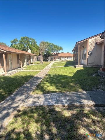 1051 Country Club Drive 28, Seguin, TX 78155