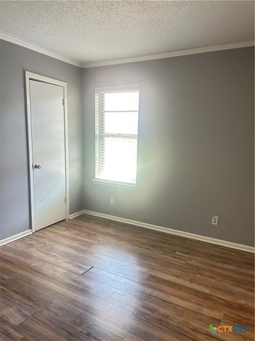 1051 Country Club Drive 28, Seguin, TX 78155