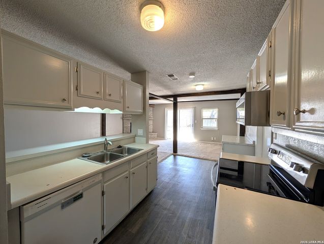 4910 El Presidio Dr., San Antonio, TX 78233