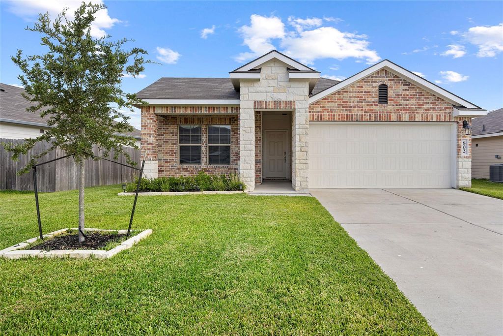 802 Legrand Street, Brenham, TX 77833