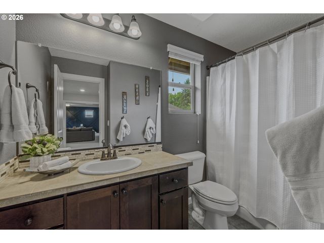 2404 Ne 187TH Pl, Vancouver, WA 98684