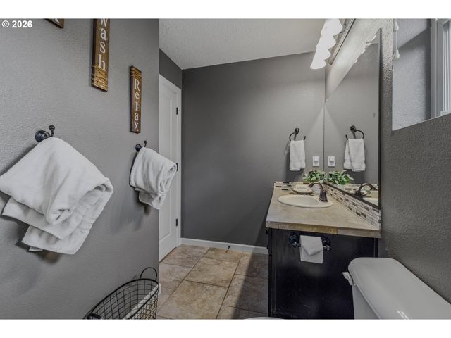 2404 Ne 187TH Pl, Vancouver, WA 98684