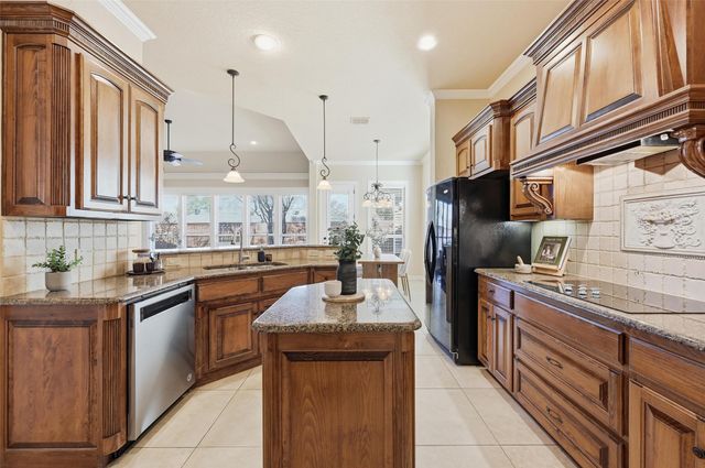 3603 Regents Park Court, Arlington, TX 76017