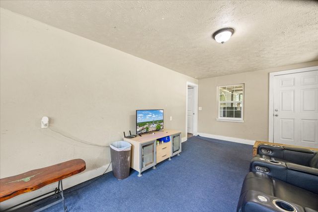 405 Granbury Court, Granbury, TX 76049