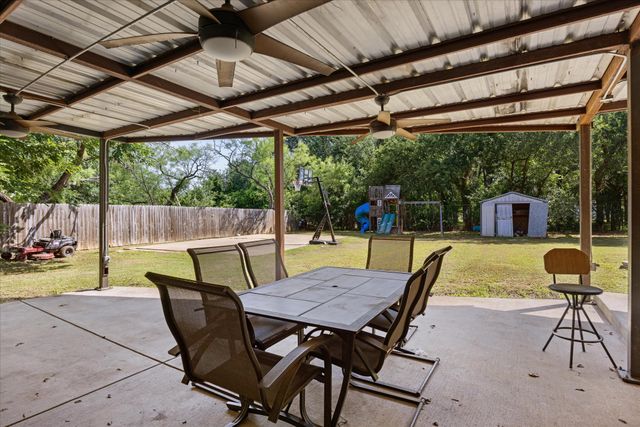 405 Granbury Court, Granbury, TX 76049