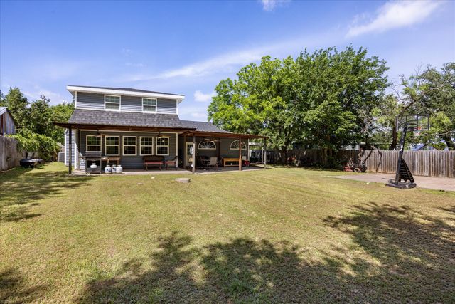 405 Granbury Court, Granbury, TX 76049