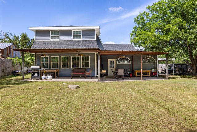 405 Granbury Court, Granbury, TX 76049