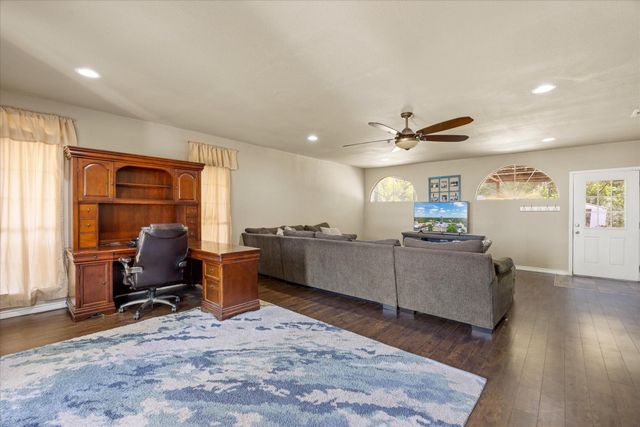405 Granbury Court, Granbury, TX 76049