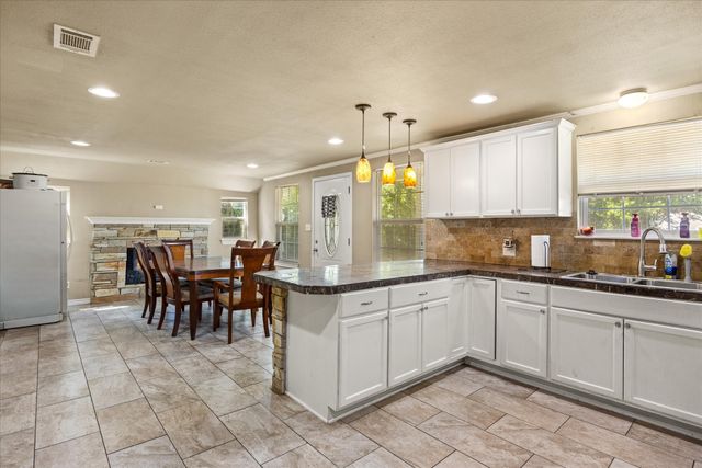 405 Granbury Court, Granbury, TX 76049