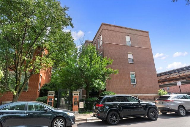 301 W GOETHE Street 203, Chicago, IL 60610