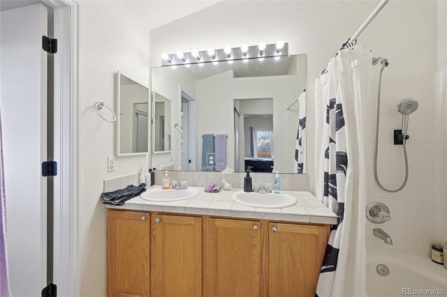 5323 S Malta Way, Centennial, CO 80015