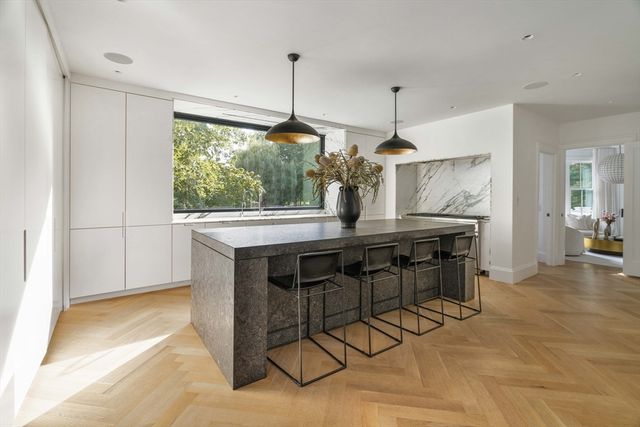 15 Farlow Rd, Newton, MA 02458