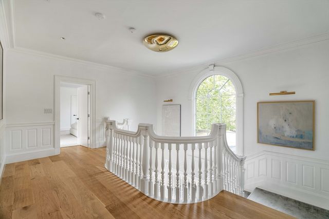 15 Farlow Rd, Newton, MA 02458