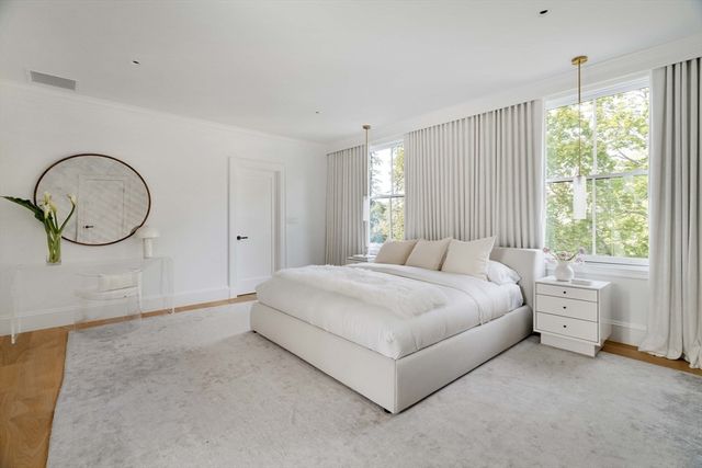 15 Farlow Rd, Newton, MA 02458