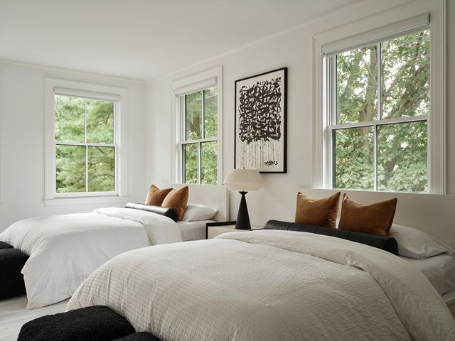 15 Farlow Rd, Newton, MA 02458