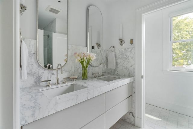 15 Farlow Rd, Newton, MA 02458