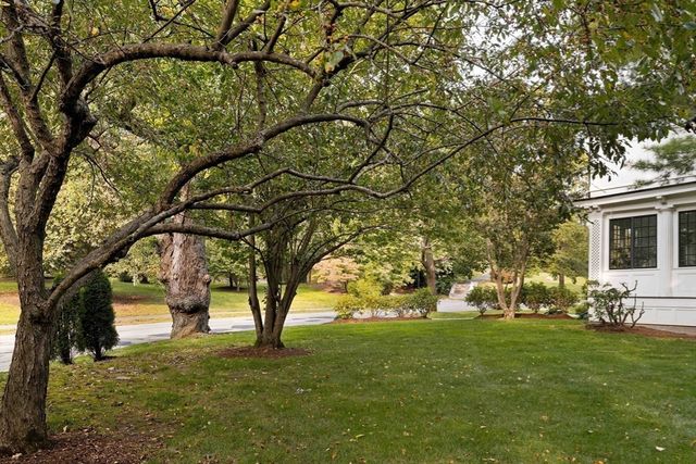 15 Farlow Rd, Newton, MA 02458