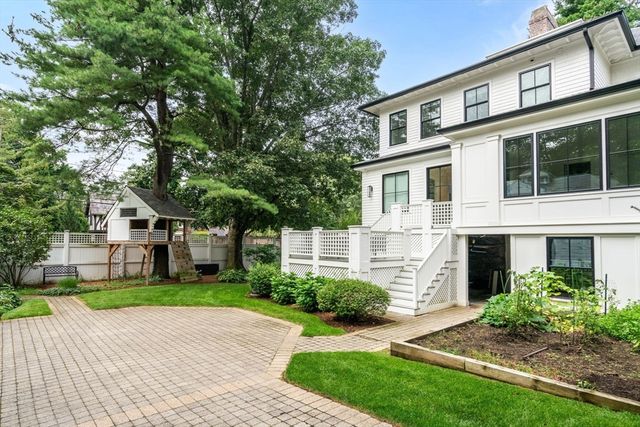 15 Farlow Rd, Newton, MA 02458