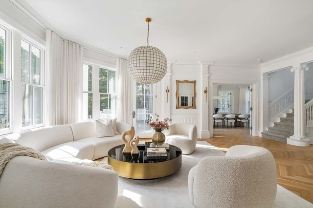 15 Farlow Rd, Newton, MA 02458