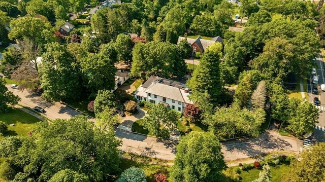 15 Farlow Rd, Newton, MA 02458