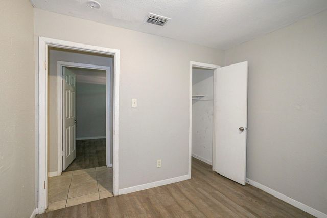 11151 Spottswood Drive, Houston, TX 77016