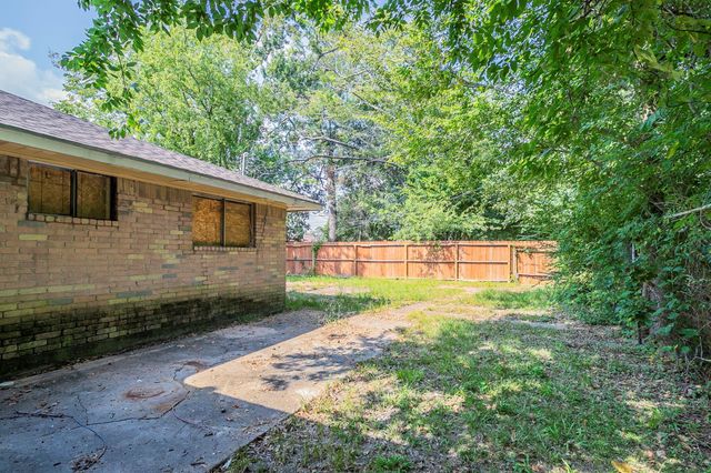 11151 Spottswood Drive, Houston, TX 77016